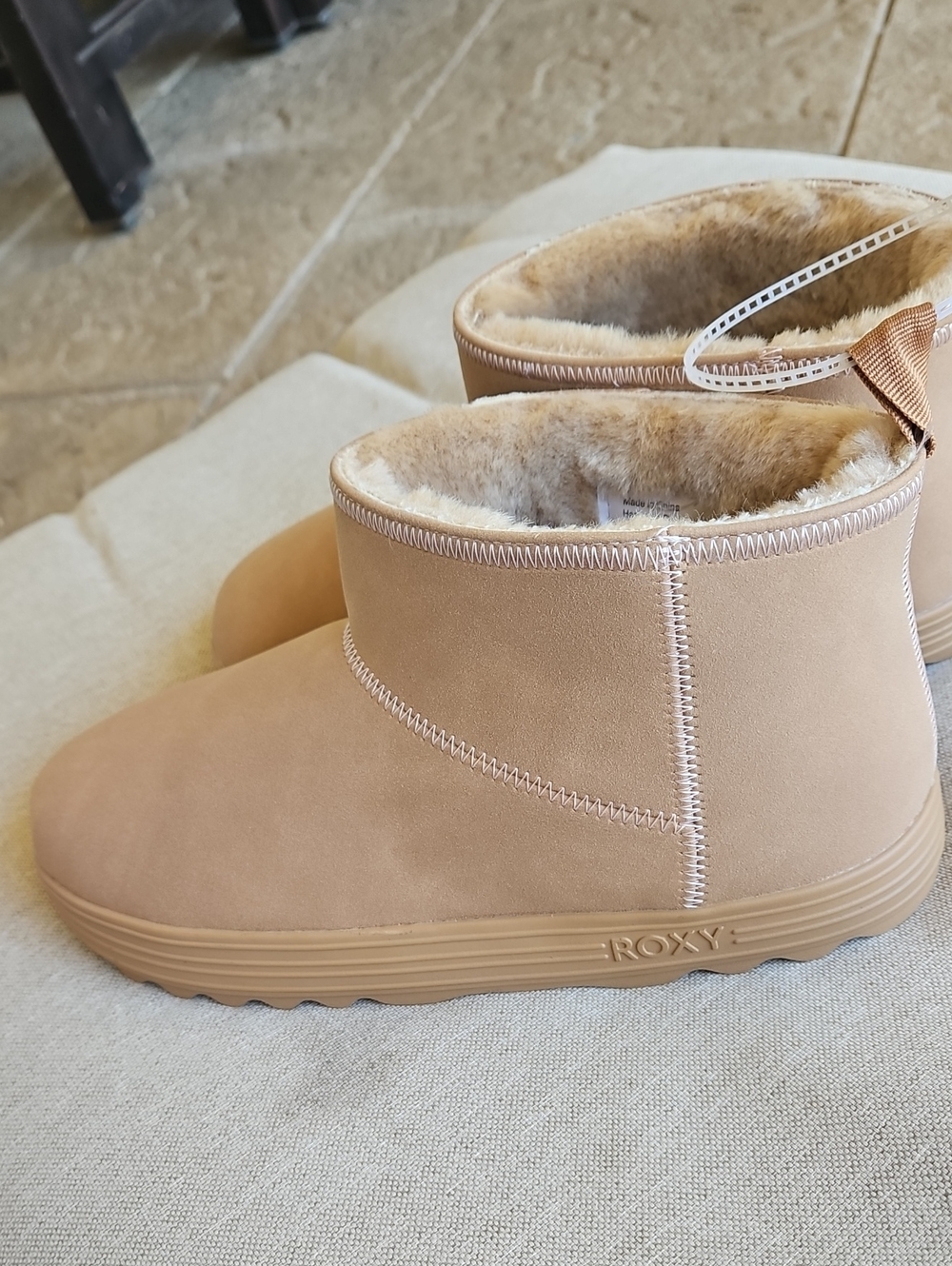 ROXY Tan Slip-on Faux Suede Sherpa Lined Ankle Height Boot Bootie Size 8